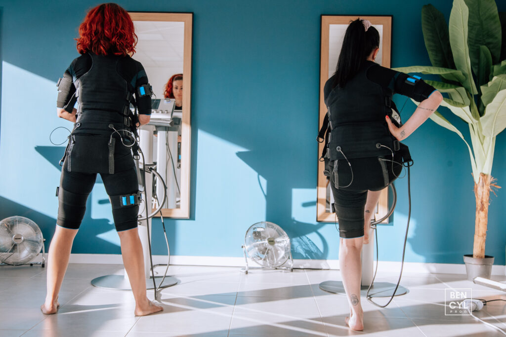 Coach Impulso accompagnant un client lors d’une séance d’électrostimulation à Roquevaire pour des résultats rapides